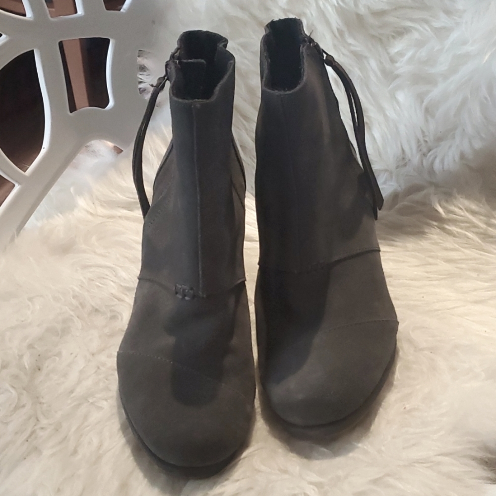 Toms Desert Women's Gray Suede Leather High Bootie Wedge - Size W8.5